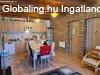 Adonyban 3 szobás társasházi tégla lakás eladó.