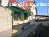 Kzpontban kt utcra nyl szuternes, tetteres, 4 szoba, 