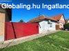 Elad csaldi hz Fegyvernek kzpontjban!