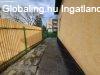 Szolnokon ikerhz rsz kis kerttel elad!