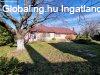 Csaldi hz Bezenye csendes utcjban