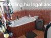 Belvrosban Csaldi hz, zlethelyisggel elad