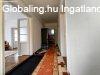 Sarkadon j llapot csaldi hz, csendes krnyken, aszfalt