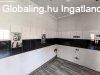 Bksen nagyon ignyesen feljtott, 1 szobs ikerhz, mell