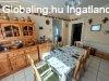 Elad csaldi hz Balatonkeresztr, 	Kzpontban lv mgis c