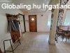 Elad csaldi hz, gazdlkodsra alkalmas nagy terlettel B