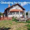 Monoron 3 szoba+2 nappalis,180 m2 csaldi hz, 550 m2 tele