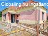 Elad csaldi hz Misefa, 	Csendes utcja