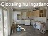 Elad csaldi hz Kiskunlachza, 	Kzponthoz kzel