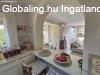 Elad csaldi hz ll, 	Madrcsicsergs otthon!