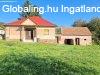 Elad csaldi hz Andrsfa, 	Csendes utcja