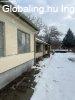 Elad� telek h�zzal, mell�k�p�letekkel Z�molyon