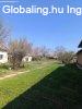 Cibakh�za k�zpontj�ban fel�j�tand� csal�di h�z nagy port�val