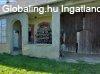 Elad� 87.00 nm-es Fel�j�tand� Csal�di h�z Olasz