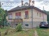 K�tszintes csal�di h�z elad� Solt belv�ros�ban!