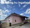 Elad� 68.00 nm-es Fel�j�tand� Csal�di h�z Kakucs