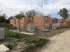 �j �p�t�s� lak�sok k�nyelmes m�ret� telkekkel