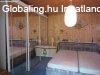 Elad� fel�j�tott csal�di h�z Kar�don