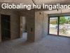 Abony k�zponti r�sz�n elad�, t�bb lehet�s�get k�n�l� csal�di