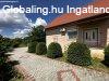 Elad� 110.00 nm-es Csal�di h�z Sikl�s