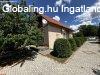 Elad� 110.00 nm-es Csal�di h�z Sikl�s