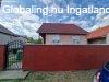 Elad� csal�di h�z Tura, 	Als�erd� sor