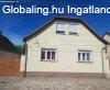 Elad� csal�di h�z Baja, 	Bolt, orvosi rendel� k�zel�ben