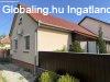 Elad� 176.00 nm-es Fel�j�tott Csal�di h�z Gyula