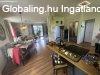 Elad� 340.00 nm-es Fel�j�tott Csal�di h�z Orf�