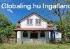 Szarvas k�lter�let�n lak�h�z elad�! 