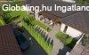 Elad� 80.00 nm-es Csal�di h�z J�szber�ny