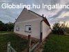Elad� azonnal k�lt�zhet� csal�di h�z Kutason csendes utc�ban
