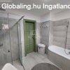 Elad� csal�di h�z Hegyk�, 	K�zpont