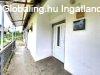 Balaton-partt�l 4800 m�terre elad� csal�di h�z - Enying