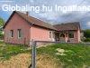Csal�di h�z k�t k�l�n bej�rati r�sszel - Abony