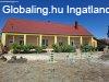Elad� 53.00 nm-es Csal�di h�z Dabas