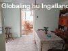 Elad� k�t utc�ra ny�l� csal�di h�z nagy telekkel Hajd�b�sz�r