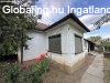 Elad� csal�di h�z �d�ndon- nagy telekkel.