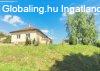 Elad� csal�di h�z Hott�, 	Csendes utc�ja