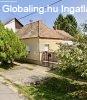 Elad� csal�di h�z Kup, 	Csal�di h�z