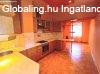 Elad� csal�di h�z Tiszaroff k�zpontj�ban!