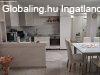 Csodasz�p, utcafronti h�zr�sz, a strand k�zel�ben