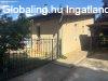 Elad� 101.00 nm-es Fel�j�tott Csal�di h�z Zsomb�