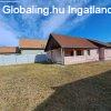 Monor kertv�ros�ban, 3 szob�s csal�di h�z 450 m2 telekk
