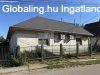 Elad� csal�di h�z Szabadbatty�n, 	K�zpont