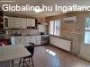 Kis ház kis udvarral Kis ház kis udvarral