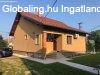 Elad� csal�di h�z Cs�r�tnek, 	Telep�l�s k�zponti