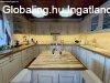 Elad� csal�di h�z V�c, 	De�kv�r