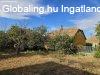 Gy�rh�z 15 km-re, G�ny�n 38 cm-es, teljes t�gla falazat��csa