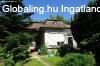 Kecskem�t belv�ros�ban 889m2-es telek, rajta 2 �p�let, egy k